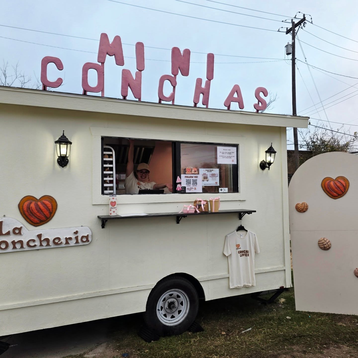 Photo of smiling baker inside the La Concheria Mini Conchas food truck